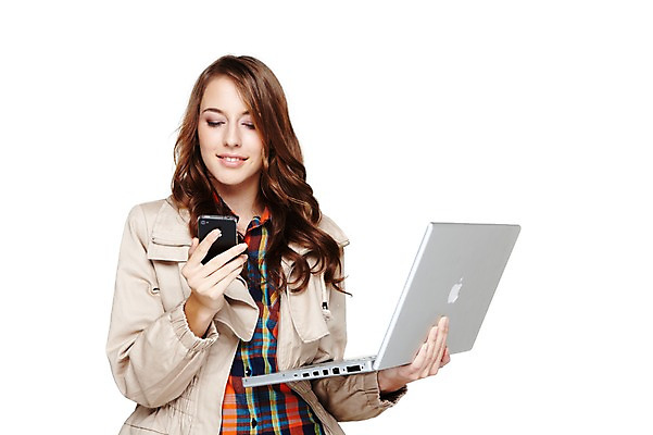 포토 JPG 스튜디오촬영 서양인 외국인 백인 모델 해외기획촬영 우먼라이프 라이프스타일 긴머리 응시 여자 2011년태국 패션 포즈 남방 통신 모션 모바일 무선통신 실내 한명 서기 미소 웃음 들기 누끼 사람 상반신 20대 성인 라이프 앞모습 노트북 스마트폰 컴퓨터 통신기기 재킷 코트 가을 트렌치코트 전화기 통화 여자만 여자한명만 성인여자만 청년만 청년여자만 성인한명만 청년여자한명만 성인여자한명만 성인만 국내포토 1 헤어스타일 시선 계절 뷰포인트 셔츠 표정 인종 청년 내부 생활 전자제품 핸드폰 스마트기기 기계 외투 파일형식