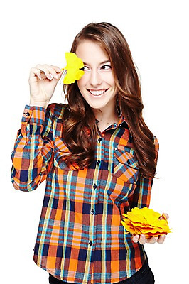 포토 JPG 스튜디오촬영 서양인 외국인 식물 백인 모델 해외기획촬영 우먼라이프 라이프스타일 긴머리 응시 여자 2011년태국 패션 컬러 포즈 남방 낙엽 잎 모션 나뭇잎 실내 한명 서기 미소 웃음 들기 누끼 사람 상반신 20대 성인 라이프 앞모습 노란색 가을 웨이브 은행잎 여자만 여자한명만 성인여자만 청년만 청년여자만 성인한명만 청년여자한명만 성인여자한명만 성인만 국내포토 1 헤어스타일 시선 계절 뷰포인트 셔츠 표정 인종 청년 내부 생활 파일형식