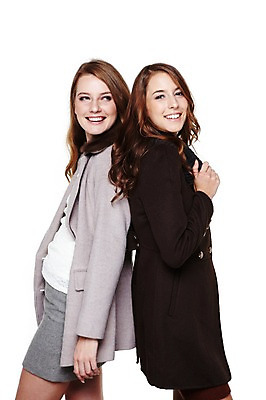 포토 JPG 스튜디오촬영 서양인 외국인 백인 모델 해외기획촬영 우먼라이프 라이프스타일 긴머리 여자 2011년태국 패션 포즈 겨울 모션 실내 서기 미소 웃음 누끼 사람 20대 성인 두명 라이프 옆모습 친구 기댐 재킷 코트 등돌리기 웨이브 맞대기 여자만 성인여자만 청년만 청년여자만 성인만 돌아서기 국내포토 헤어스타일 계절 뷰포인트 관계 표정 인종 청년 내부 생활 외투 파일형식