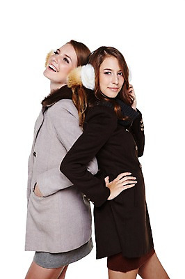 포토 JPG 스튜디오촬영 서양인 외국인 백인 모델 해외기획촬영 우먼라이프 라이프스타일 긴머리 손 응시 여자 2011년태국 패션 허리손 포즈 겨울 모션 실내 서기 미소 웃음 누끼 사람 20대 성인 두명 라이프 옆모습 친구 기댐 재킷 코트 등돌리기 주머니 귀마개 오브젝트 웨이브 맞대기 여자만 성인여자만 청년만 청년여자만 성인만 돌아서기 국내포토 헤어스타일 시선 잡화 계절 뷰포인트 관계 표정 인종 청년 내부 생활 신체부위 외투 파일형식