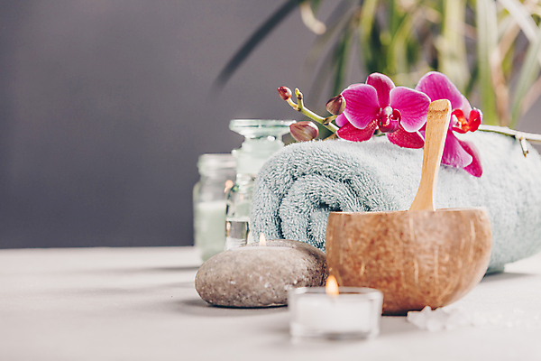 포토 JPG 해외이미지 그릇 꽃 실내 사람없음 아웃포커스 수건 숟가락 아로마 향초 아로마테라피 스톤 해외202004 해외포토 식물 식기 초 촬영기법 수저 내부 위생용품 테라피 파일형식