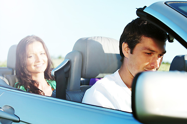 포토 JPG 해외이미지 라이프스타일 여자 남자 행복 백그라운드 2 가족 자동차 자연 하늘 휴가 건강 사랑 미소 사람 성인 야외 두명 여름 파란색 우정 낭만 자유 신혼여행 흰색 아내 오픈카 해외202004 해외202105 해외포토 계절 감정 육상교통 컬러 결혼 컨셉 관계 승용차 표정 생활 친구 생태계 파일형식