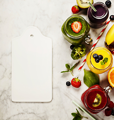 포토 JPG 해외이미지 음료 딸기 잔 도마 실내 키위 빨대 사람없음 야채주스 브로콜리 흰배경 블루베리 스무디 야채음료 바나나스무디 딸기스무디 해외202004 해외포토 식기 백그라운드 채소 과일 주방용품 내부 주스 흰색 파일형식