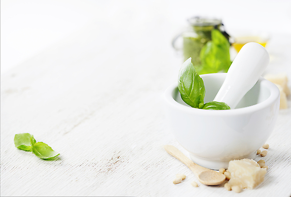 포토 JPG 해외이미지 치즈 실내 사람없음 아웃포커스 이탈리아음식 흰배경 잣 바질 막자사발 나무숟가락 페스토 해외202004 해외포토 백그라운드 유제품 서양음식 촬영기법 내부 숟가락 견과류 흰색 사발 소스_음식 파일형식