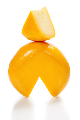 포토 JPG 해외이미지 유제품 실내 사람없음 흰배경 고다치즈 해외202004 해외포토 백그라운드 치즈 내부 흰색 파일형식