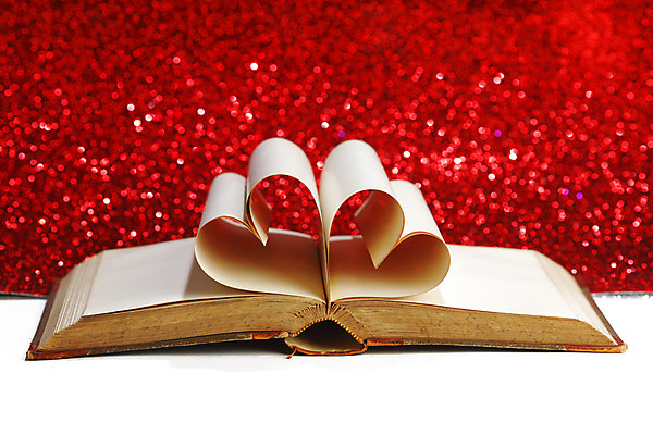 포토 JPG 해외이미지 종이 백그라운드 사랑 사람없음 책 빨간색 낭만 하트 카피스페이스 해외202004 해외202105 해외포토 모양 감정 컬러 컨셉 공백 파일형식