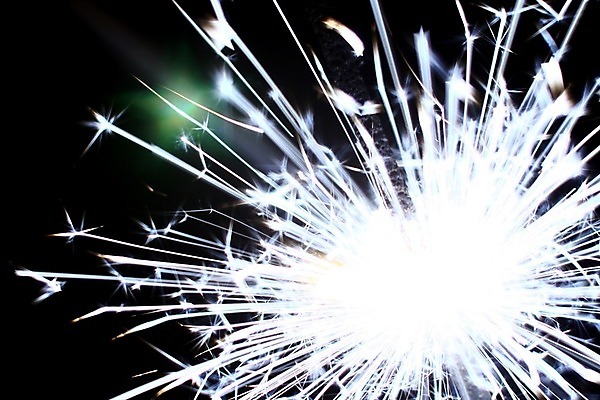 포토 JPG 해외이미지 계절 별 백그라운드 크리스마스 겨울 오렌지 불 추상 휴가 새로움 기념 폭죽 따뜻함 사람없음 빨간색 빛 노란색 파티 검은색 축제 에너지 흰색 축하 뜨거움 막대기 황금 야간 위험 폭발 연도 질감 마법 노출 고립 특별함 화상 해외202004 해외202105 해외포토 자연요소 기념일 컬러 컨셉 무늬 과일 이벤트 상처 파일형식