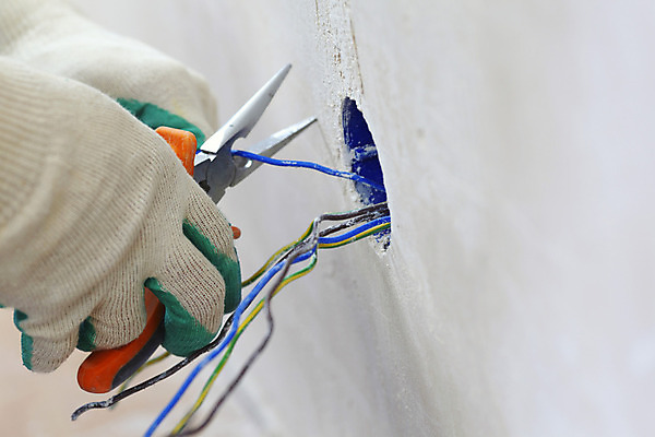 포토 JPG 해외이미지 직업 남자 산업 벽 통신 노동자 새로움 주택 미소 사람 사람없음 힘 기쁨 장비 에너지 도구 업무 틈 유머 기술자 수리 서비스 전자 철사 고정 개선 설치 업그레이드 재주꾼 배선 해외202004 해외202105 해외포토 감정 컨셉 표정 건물 한자 작업 파일형식