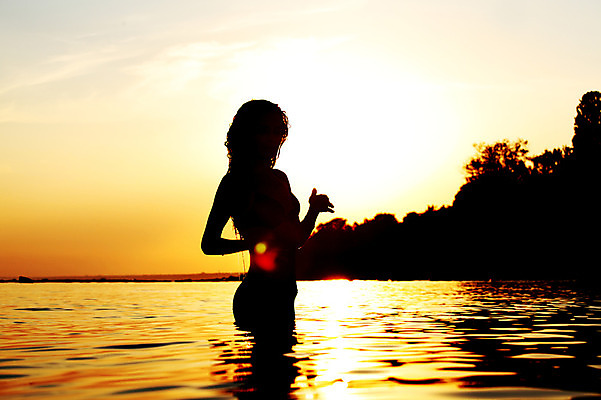 포토 JPG 해외이미지 구름 모델 1 라이프스타일 계절 여자 실루엣 모래 파도 바다 자연 하늘 휴가 휴식 건강 한명 사람 풍경 야외 물 여름 파란색 빛 컬러풀 운동 태양 숫자 섹시 노란색 우주 일출 맑음 일몰 춤 야간 내추럴 해외202004 해외202105 해외포토 자연요소 문자 컬러 컨셉 날씨 문화예술 촬영기법 생활 노을 생태계 파일형식