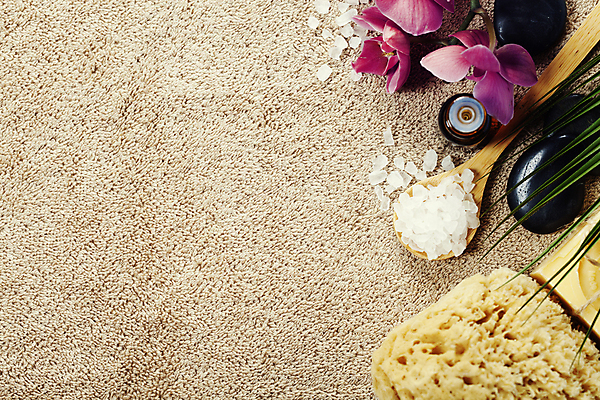 포토 JPG 해외이미지 꽃 실내 사람없음 아로마 아로마테라피 스톤 카피스페이스 갈색배경 입욕소금 해외202004 해외포토 식물 백그라운드 내부 갈색 공백 미용용품 소금 테라피 파일형식