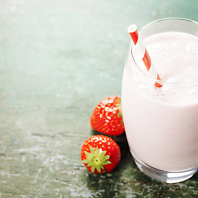 포토 JPG 해외이미지 음료 딸기 잔 실내 사람없음 스무디 딸기스무디 해외202004 해외포토 식기 과일 내부 파일형식