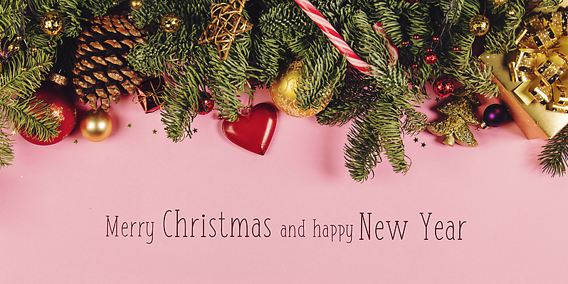 포토 JPG 해외이미지 잎 크리스마스장식 크리스마스 크리스마스용품 실내 타이포그라피 사람없음 선물상자 하트 솔방울 트리모양 오너먼트 카피스페이스 크리스마스배경 분홍색배경 해외202004 해외포토 모양 식물 문자 기념일 분홍색 백그라운드 선물 내부 상자 크리스마스트리 공백 용품 파일형식