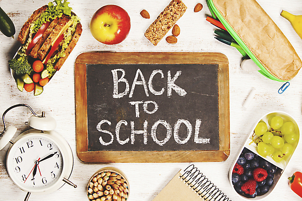 포토 JPG 해외이미지 포도 색연필 샌드위치 사람없음 하이앵글 칠판 자명종 사과 흰배경 분필 블루베리 도시락 클립 산딸기 스프링노트 필통 점심식사 도시락통 미니당근 식단관리 해외202004 해외포토 음식 뷰포인트 시계 백그라운드 과일 학용품 공책 식사 당근 알람 흰색 용기_그릇 초크 파일형식