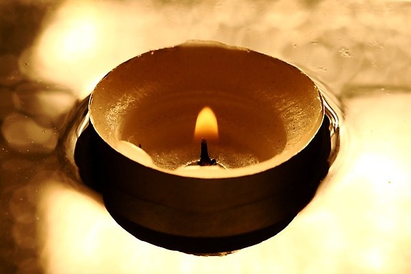 포토 JPG 해외이미지 종교 백그라운드 촛불 불 휴가 불꽃 실내 사람없음 장식 빨간색 물 빛 반사 노란색 평화 우주 어둠 희망 침묵 기도 축하 뜨거움 영혼 야간 심볼 명상 기념물 빛망울 연소 광 왁스 해외202004 해외202105 해외포토 자연요소 감정 컬러 컨셉 초 내부 소리 파일형식