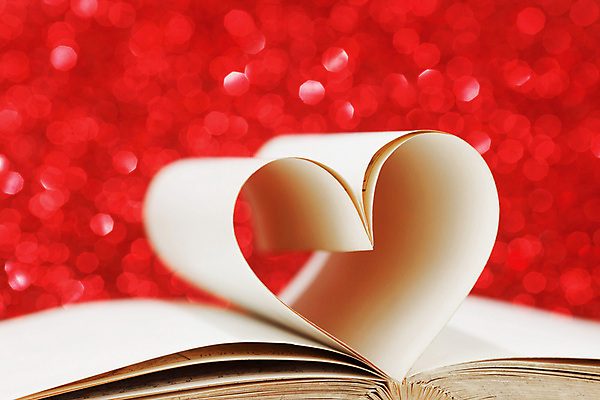 포토 JPG 해외이미지 종이 백그라운드 사랑 사람없음 책 빨간색 낭만 하트 카피스페이스 해외202004 해외202105 해외포토 모양 감정 컬러 컨셉 공백 파일형식