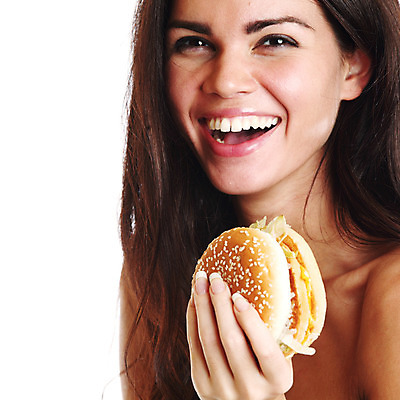 포토 JPG 해외이미지 백인 1 손 여자 얼굴 음식 다이어트 갈색머리 샌드위치 건강 한명 사람 성인 옆모습 식사 저녁식사 햄버거 흰색 잡기 오픈 입 먹기 배고픔 피부 속도 롤 토막 내추럴 점심식사 고립 번 치즈버거 해로움 해외202004 해외202105 해외포토 서양인 헤어스타일 빵 뷰포인트 컬러 컨셉 모션 패스트푸드 신체부위 파일형식