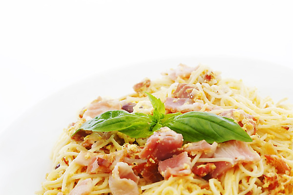 포토 JPG 해외이미지 1 접시 음식 치즈 파스타 실내 스파게티 육류 요리 사람없음 식당 이탈리아 면 맛 허브 크림 메인 묘사 햄 서빙 베이컨 바질 고립 영양분 해외202004 해외202105 해외포토 식물 식기 유럽 컨셉 식재료 유제품 서양음식 돼지고기 내부 상점 파일형식