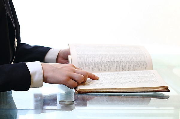 포토 JPG 해외이미지 학생 손 여자 교육 종이 문화 백그라운드 컨셉 비즈니스 텍스트 손가락 학교 추상 아이디어 프레임 관리 사람 사람없음 책 학습 사무실 독서 다이어리 교사 공책 자료 공백 흰색 오픈 도서관 읽기 교과서 질감 문학 페이지 팔 사전 패드 고립 설명서 해외202004 해외202105 해외포토 직업 컬러 무늬 모션 문구용품 교재 신체부위 사무용품 파일형식