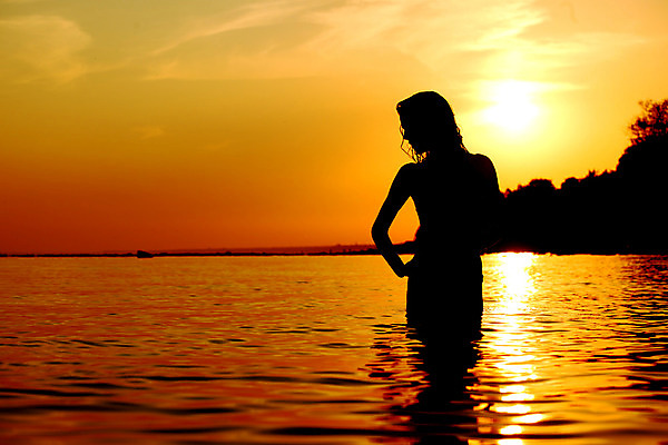 포토 JPG 해외이미지 구름 모델 1 라이프스타일 계절 여자 실루엣 모래 파도 바다 자연 하늘 휴가 휴식 건강 한명 사람 풍경 야외 물 여름 파란색 빛 컬러풀 운동 태양 숫자 섹시 노란색 우주 일출 맑음 일몰 춤 야간 내추럴 해외202004 해외202105 해외포토 자연요소 문자 컬러 컨셉 날씨 문화예술 촬영기법 생활 노을 생태계 파일형식