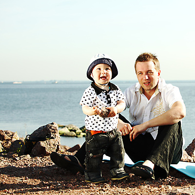 포토 JPG 해외이미지 백인 여자 남자 딸 행복 아들 어린이 바다 가족 자연 하늘 엄마 함께함 사랑 미소 사람 소년 성인 야외 두명 여름 30대 파란색 소풍 바구니 카메라 침묵 시골 아빠 가득함 길이 옛날 해외202004 해외202105 해외포토 서양인 계절 감정 컬러 컨셉 관계 표정 장년 전자제품 야외활동 소리 생태계 파일형식