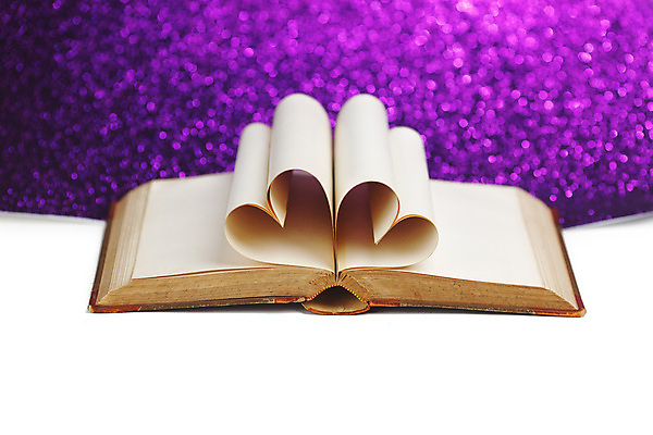 포토 JPG 해외이미지 종이 백그라운드 사랑 사람없음 책 보라색 낭만 하트 카피스페이스 해외202004 해외202105 해외포토 모양 감정 컬러 컨셉 공백 파일형식