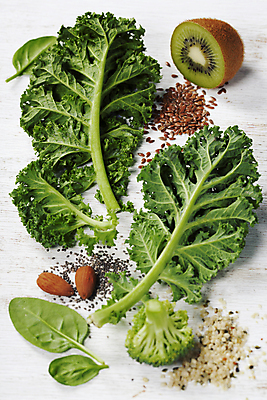 포토 JPG 해외이미지 채소 과일 건강 키위 씨앗 사람없음 브로콜리 채식 아몬드 다이어트음식 저칼로리식단 케일 비건 해외202004 해외포토 식물 다이어트 견과류 식단 저칼로리 채식주의자 파일형식