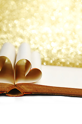 포토 JPG 해외이미지 종이 백그라운드 사랑 사람없음 책 낭만 하트 카피스페이스 해외202004 해외202105 해외포토 모양 감정 컨셉 공백 파일형식