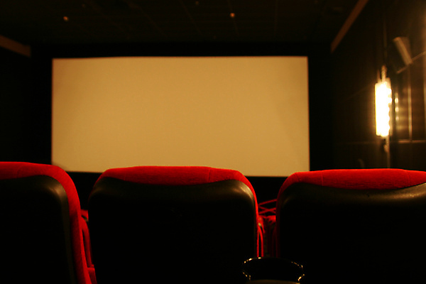 포토 JPG 해외이미지 의자 텍스트 모션 사람없음 스크린 어둠 공백 콘서트 공연 무대 관찰 커튼 발표 티켓 은색 영화관 극장 필름 영화 그림 쇼 스포트라이트 동영상 객석 브로드웨이 벨벳 해외202004 해외202105 해외포토 컬러 가구 문화예술 이벤트 실크 파일형식