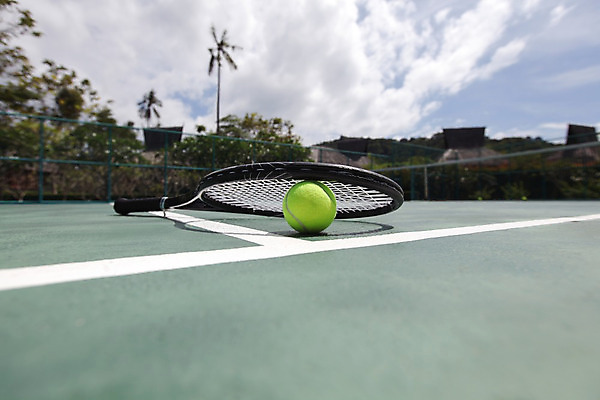 포토 JPG 해외이미지 스포츠 공 사람없음 가로 초록색 경쟁 장비 테니스 게임 라켓 테니스라켓 테니스공 법정 해외202004 해외202105 해외포토 스포츠용품 컬러 컨셉 놀이 구기 테니스용품 파일형식