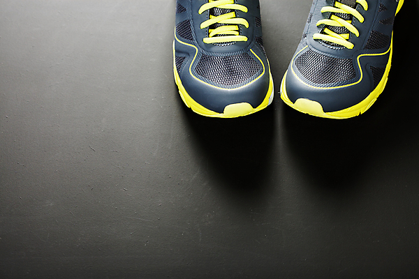 포토 JPG 해외이미지 운동화 다이어트 검은배경 사람없음 오브젝트 해외202004 해외포토 백그라운드 신발 건강 검은색 파일형식