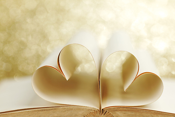 포토 JPG 해외이미지 종이 백그라운드 사랑 사람없음 책 낭만 하트 카피스페이스 해외202004 해외202105 해외포토 모양 감정 컨셉 공백 파일형식