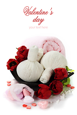 포토 JPG 해외이미지 실내 타이포그라피 사람없음 수건 튤립 하트 흰배경 담기 스파용품 비누 아로마테라피 허브볼 입욕소금 해외202004 해외포토 모양 문자 꽃 백그라운드 모션 내부 위생용품 스파 흰색 미용용품 오브젝트 소금 테라피 파일형식