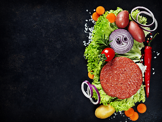 포토 JPG 해외이미지 재료 방울토마토 고추 검은배경 감자 실내 사람없음 하이앵글 당근 햄버거 상추 소금 패티 로즈메리 적양파 카피스페이스 해외202004 해외포토 뷰포인트 백그라운드 토마토 채소 양파 뿌리채소 패스트푸드 내부 검은색 공백 허브 파일형식