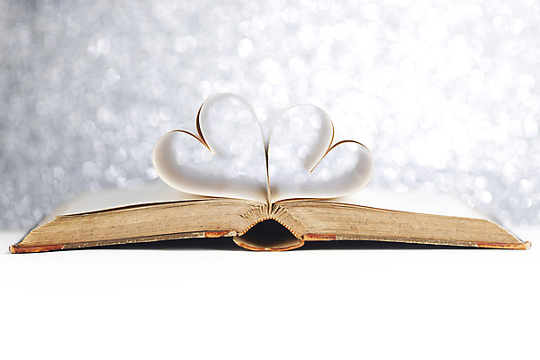 포토 JPG 해외이미지 종이 백그라운드 사랑 사람없음 책 낭만 하트 카피스페이스 해외202004 해외202105 해외포토 모양 감정 컨셉 공백 파일형식