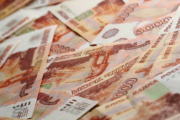 포토 JPG 해외이미지 종이 백그라운드 지폐 돈 비즈니스 사람없음 금융 쪽지 힘 재산 도박 구매 주식 상패 오픈카 투자 러시아 5 손질 뭉치 찌르기 대출 구독 러시아인 루블 모스크바 세금 쉬운 이슈 자금 환불 해외202004 해외202105 해외포토 서양인 유럽 모션 승용차 경제 쇼핑 숫자 상_우승 파일형식