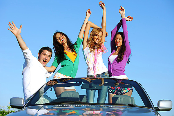 포토 JPG 해외이미지 라이프스타일 여자 남자 행복 백그라운드 자동차 자연 하늘 휴가 미소 사람 여러명 성인 야외 여름 파란색 친구 우정 기쁨 자유 흰색 춤 오픈카 해외202004 해외202105 해외포토 계절 감정 육상교통 컬러 다수 컨셉 관계 승용차 문화예술 표정 생활 생태계 파일형식