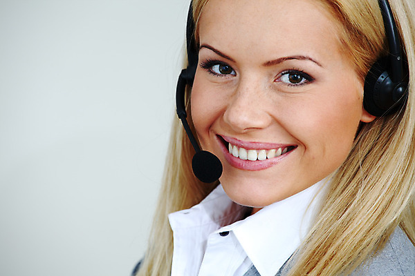 포토 JPG 해외이미지 직업 여자 행복 얼굴 백그라운드 비즈니스 통신 말하기 한명 사람 스마트폰 금발 사무실 판매 헤드폰 흰색 신선 업무 비즈니스우먼 센터 중개인 고객 마이크 서비스 상담 텔레마케팅 부름 비서 고립 운영자 지원 헬프 대리인 해외202004 해외202105 해외포토 1 헤어스타일 감정 컬러 음향기기 모션 신체부위 핸드폰 스마트기기 작업 도움 직장인 서비스업 파일형식