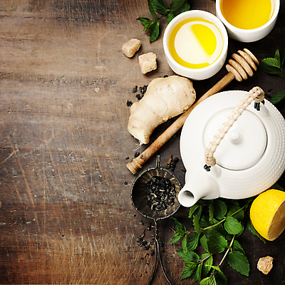 포토 JPG 해외이미지 잎 실내 사람없음 도자기 찻잔 찻주전자 레몬 생강 찻잎 허니디퍼 갈색배경 해외202004 차거름망 해외포토 식물 백그라운드 채소 과일 주전자 잔 내부 차_음료 갈색 도구 파일형식