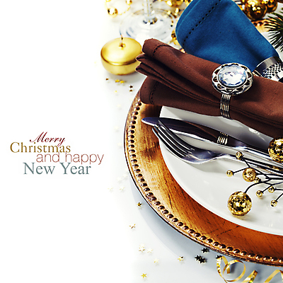 포토 JPG 해외이미지 접시 포크 크리스마스용품 실내 타이포그라피 사람없음 화려 나이프 상차림 준비 흰배경 냅킨 카피스페이스 해외202004 플레이팅 해외포토 문자 식기 백그라운드 컨셉 크리스마스 내부 공백 흰색 칼 용품 파일형식