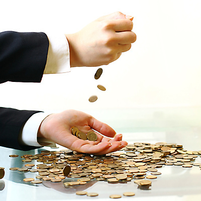 포토 JPG 해외이미지 손 백그라운드 컨셉 돈 비즈니스 성공 사람없음 금융 동전 유로 성장 흰색 잡기 변화 시장 재산 황금 떨어짐 구매 가격 무역 투자 상업 이익 가치 보물 회계 욕심 고립 수입 승자 예산 비용 수수료 해외202004 해외202105 해외포토 산업 컬러 모션 신체부위 경제 쇼핑 요금 파일형식