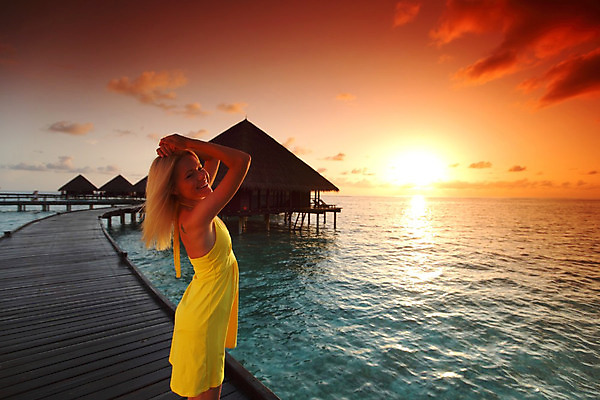 포토 JPG 해외이미지 백인 1 라이프스타일 드레스 여자 행복 실루엣 모래 파도 바다 여행 포즈 신체 모션 자연 하늘 휴가 휴식 갈색머리 한명 서기 사람 성인 물 햇빛 태양 우주 일출 일몰 기쁨 젖음 흰색 신선 파라다이스 해외202004 해외202105 해외포토 자연요소 서양인 헤어스타일 옷 감정 컬러 컨셉 촬영기법 생활 노을 생태계 파일형식