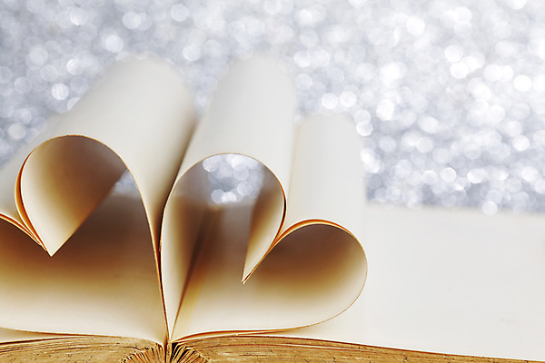 포토 JPG 해외이미지 종이 백그라운드 사랑 사람없음 책 낭만 하트 카피스페이스 해외202004 해외202105 해외포토 모양 감정 컨셉 공백 파일형식