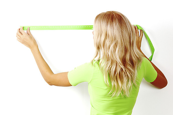 포토 JPG 해외이미지 백인 모델 1 라이프스타일 손 여자 행복 얼굴 선 벽 스포츠 백그라운드 컨셉 신체 다이어트 손가락 노동자 건강 한명 사람 성인 내부 초록색 운동 유행 우주 흰색 공구 잡기 업무 목수 측정 서비스 테이프 돌봄 심각 직진 해외202004 해외202105 해외포토 서양인 직업 감정 컬러 모션 문구용품 생활 신체부위 도구 작업 파일형식