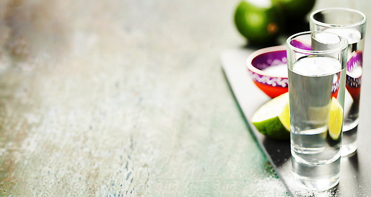 포토 JPG 해외이미지 그릇 음료 잔 사람없음 물 나무바닥 라임 해외202004 해외포토 자연요소 식기 과일 바닥 파일형식