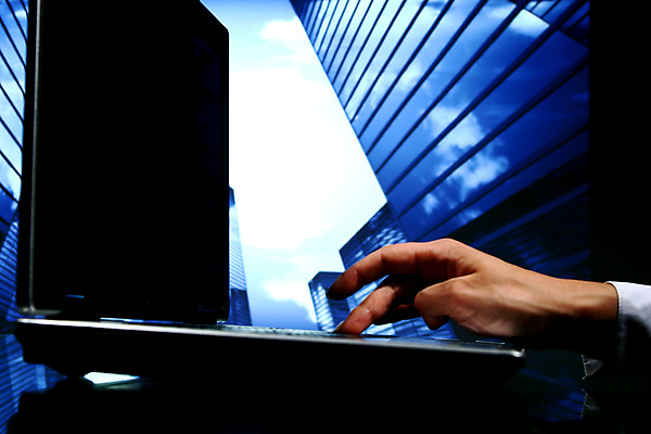 포토 JPG 해외이미지 모델 직업 손 여자 백그라운드 컨셉 회사 비즈니스 건축양식 유리 하늘 성공 열쇠 노동자 사람없음 건물 금융 경제 파란색 노트북 컴퓨터 사무실 환경 탑 고층빌딩 성장 업무 센터 건축가 큼 만들기 지역 청사진 고립 마케팅 부동산중개인 제국 키패드 한계 해외202004 해외202105 해외포토 건축물 건축 컬러 모션 재질 부동산 사람 빌딩 신체부위 전자제품 작업 크기 중개인 파일형식