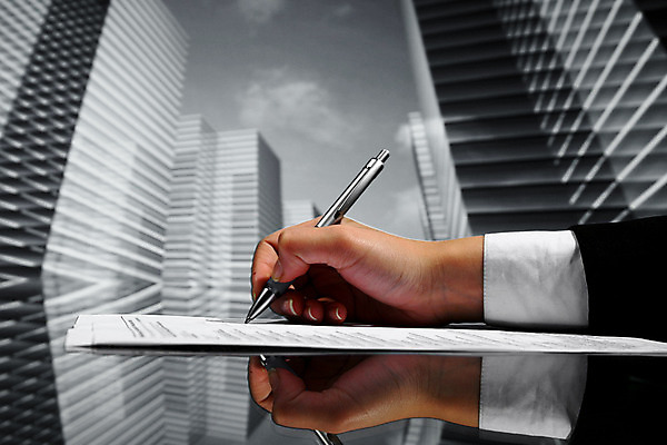 포토 JPG 해외이미지 모델 직업 손 종이 백그라운드 컨셉 회사 비즈니스 건축양식 유리 하늘 성공 사람 사람없음 건물 금융 경제 파란색 사무실 환경 탑 고층빌딩 성장 작업 비즈니스맨 발표 그룹 센터 계획 건축가 눈금 만들기 청록색 지역 청사진 마케팅 부동산중개인 세미나 제국 한계 해외202004 해외202105 해외포토 건축물 남자 건축 컬러 모션 재질 부동산 빌딩 신체부위 직장인 중개인 파일형식