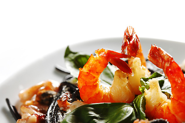 포토 JPG 해외이미지 접시 새우 사람없음 신선 해산물 오징어 흰배경 홍합 후추 바질 오징어먹물스파게티 해외202004 오징어먹물 해외202105 해외포토 식기 백그라운드 어패류 연체동물 스파게티 갑각류 수중동물 흰색 향신료 파일형식