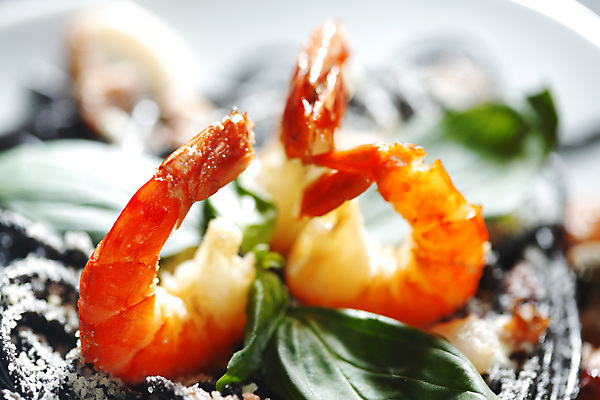 포토 JPG 해외이미지 접시 탁자 새우 근접촬영 사람없음 신선 해산물 오징어 홍합 후추 바질 오징어먹물스파게티 해외202004 오징어먹물 해외202105 해외포토 식기 뷰포인트 가구 어패류 연체동물 스파게티 갑각류 수중동물 향신료 파일형식