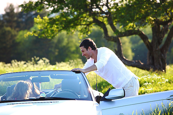 포토 JPG 해외이미지 백인 학생 라이프스타일 커플 여자 남자 행복 여행 백그라운드 2 자동차 자연 유리 하늘 모바일 휴가 함께함 관리 미소 사람 소년 성인 야외 세명 여름 파란색 친구 청춘 우정 기쁨 자유 흰색 춤 오픈카 스타일 해외202004 해외202105 해외포토 서양인 계절 감정 어린이 육상교통 컬러 컨셉 관계 승용차 재질 문화예술 표정 생활 생태계 파일형식