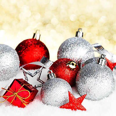 포토 JPG 해외이미지 별 리본 백그라운드 크리스마스 겨울 공 휴가 새해 선물 사람없음 장식 빨간색 빛 상자 축제 장식볼 흰색 축하 신용카드 화려 황금 은색 활 고립 해외202004 해외202105 해외포토 자연요소 계절 기념일 컬러 컨셉 금융 파일형식